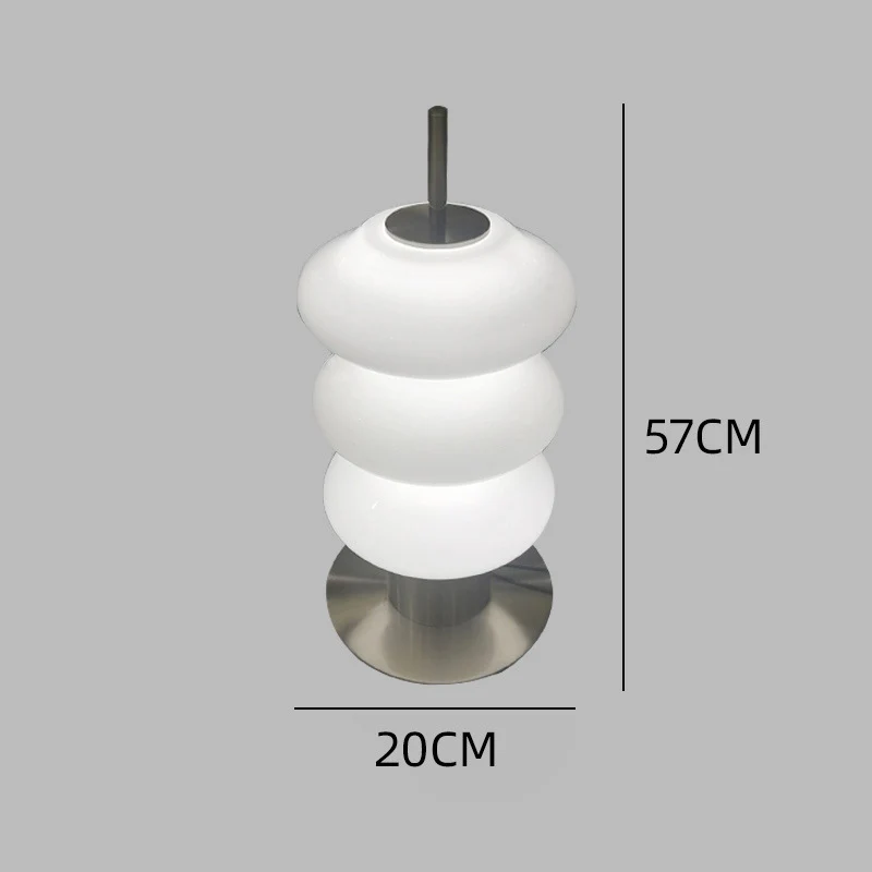 Moderne Tischlampe mit skulpturalem Design