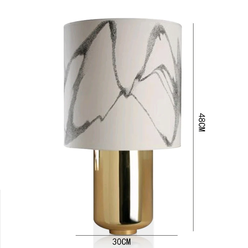 Moderne Tischlampe mit künstlerischem Schirm