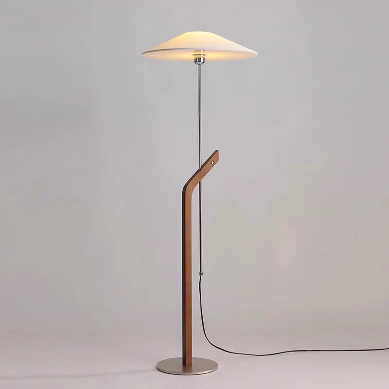 Moderne Skulpturale Stehlampe