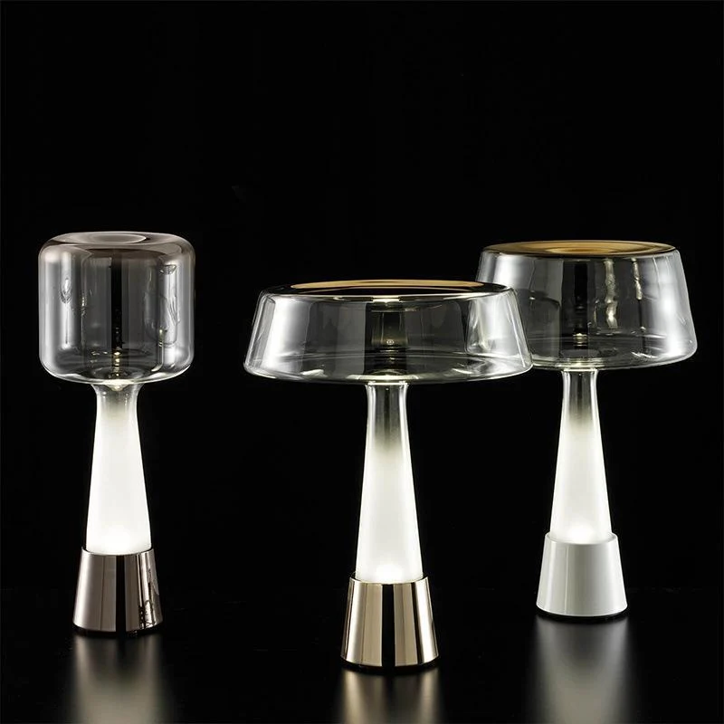 Stylische Glas Tischlampe mit integrierter LED-Beleuchtung