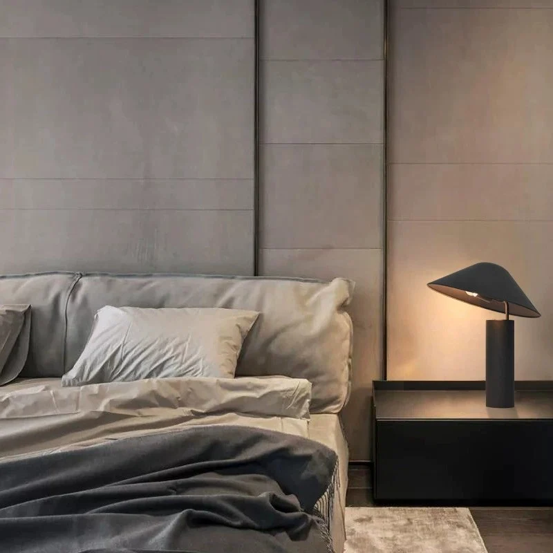 Moderne Minimalistische Tischlampe mit einzigartigem Schattendesign
