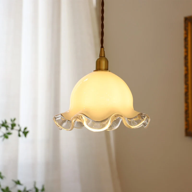 Elegante Drei-Lampen Pendelleuchte