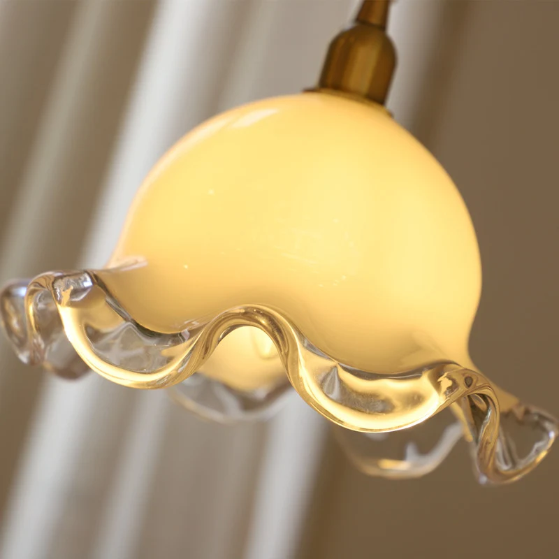 Elegante Drei-Lampen Pendelleuchte