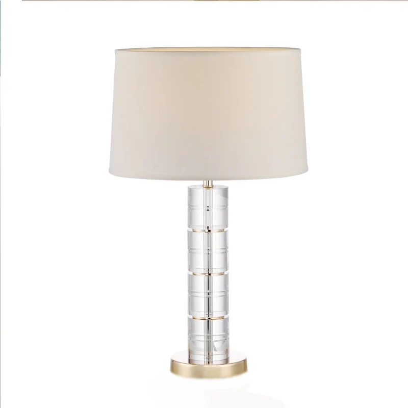 Stylische dekorative Tischlampe mit Kristallbasis