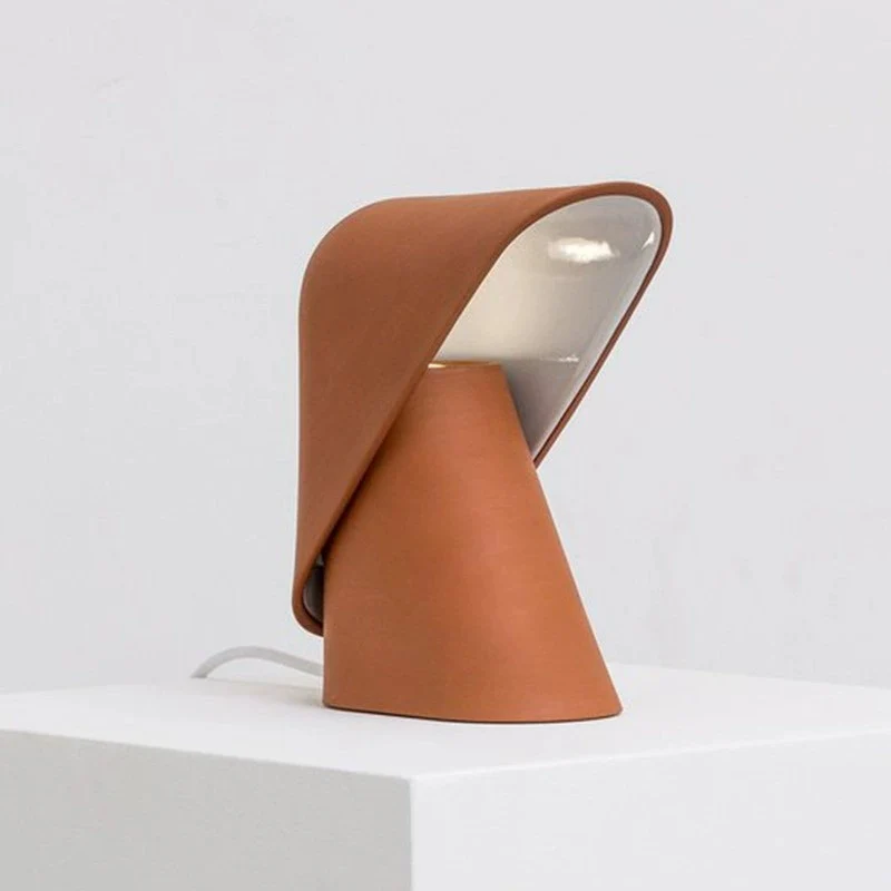 Schlanke moderne Tischlampe