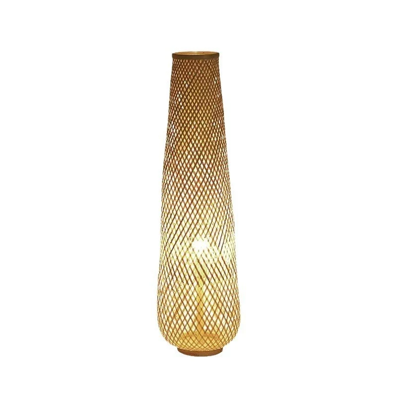 Künstlerische Rattan-Stehlampe