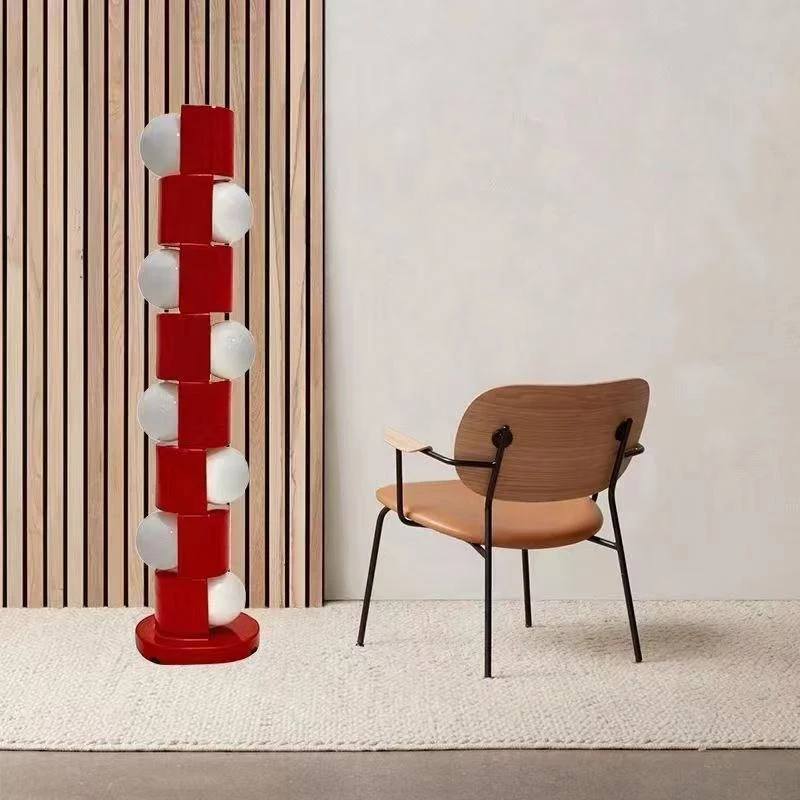 Skulpturale Tower Stehlampe mit modernem Design