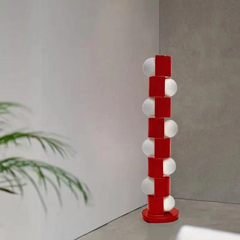 Skulpturale Tower Stehlampe mit modernem Design