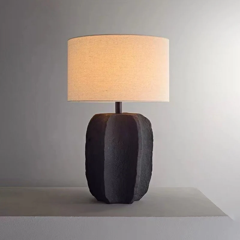 Skulpturale Stein Tischlampe