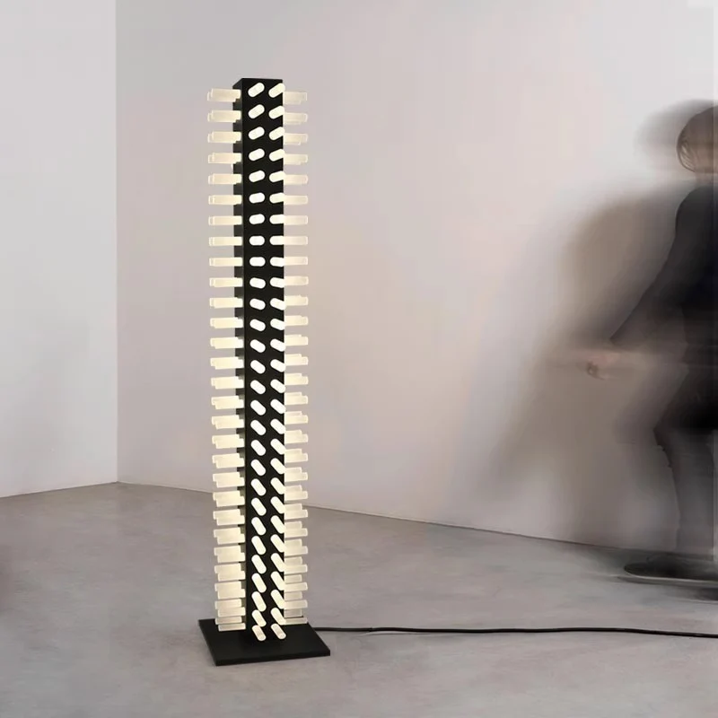 Skulpturale LED Stehlampe