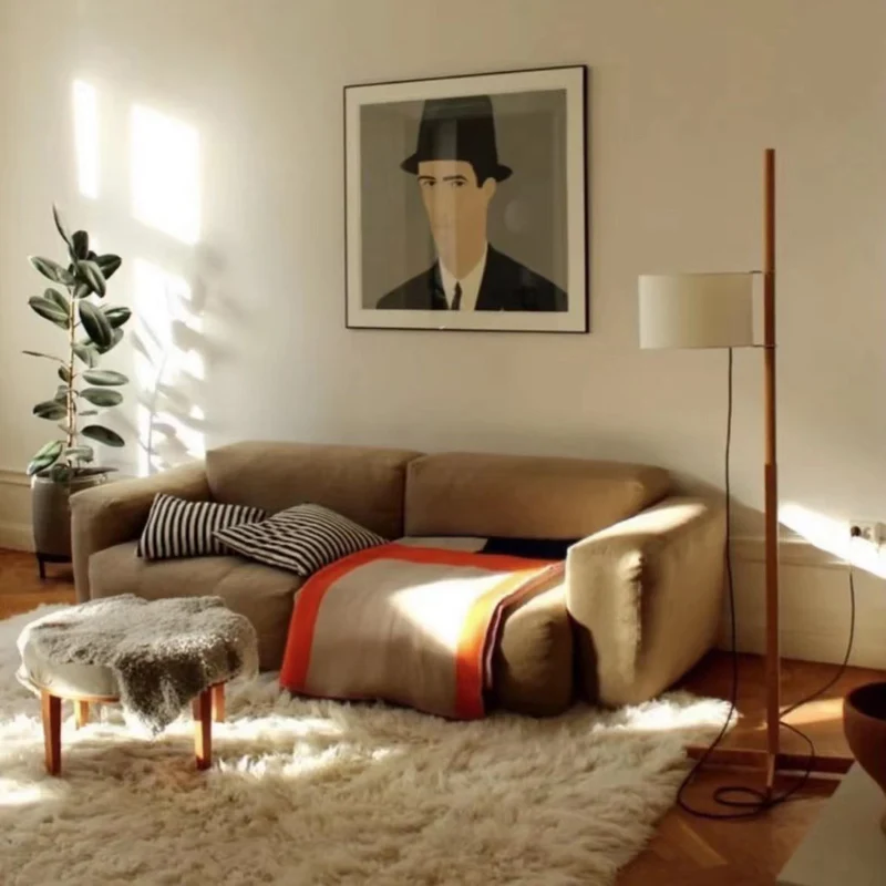 Moderne Minimalistische Stehlampe mit verstellbarem Schirm