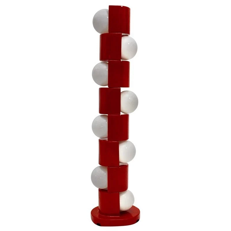 Skulpturale Stehleuchte mit elegantem Globusdesign