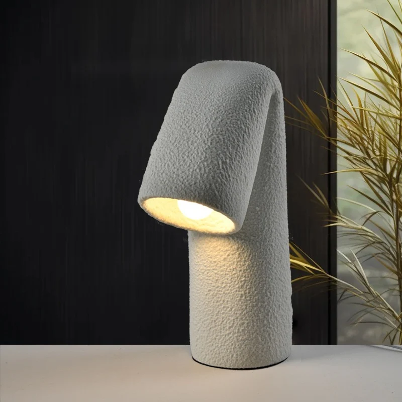 Skulpturale Schreibtischlampe