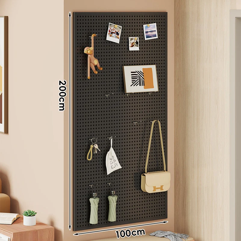 Wandmontiertes Lochplatten-Organisationspaneel mit modularen Haken