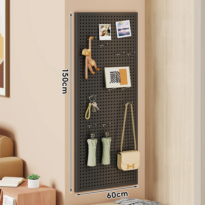 Wandmontiertes Lochplatten-Organisationspaneel mit modularen Haken