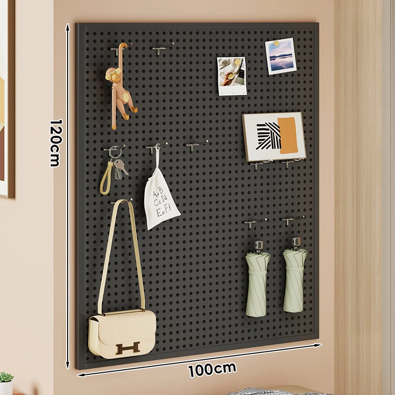 Wandmontiertes Lochplatten-Organisationspaneel mit modularen Haken