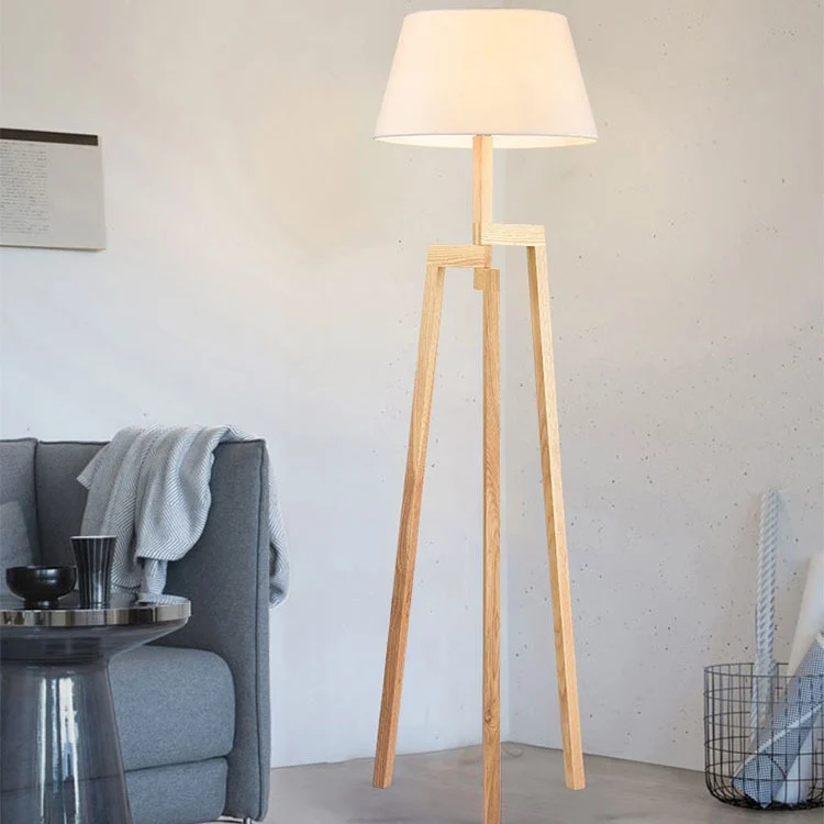 Moderne Holz-Stativ-Stehlampe