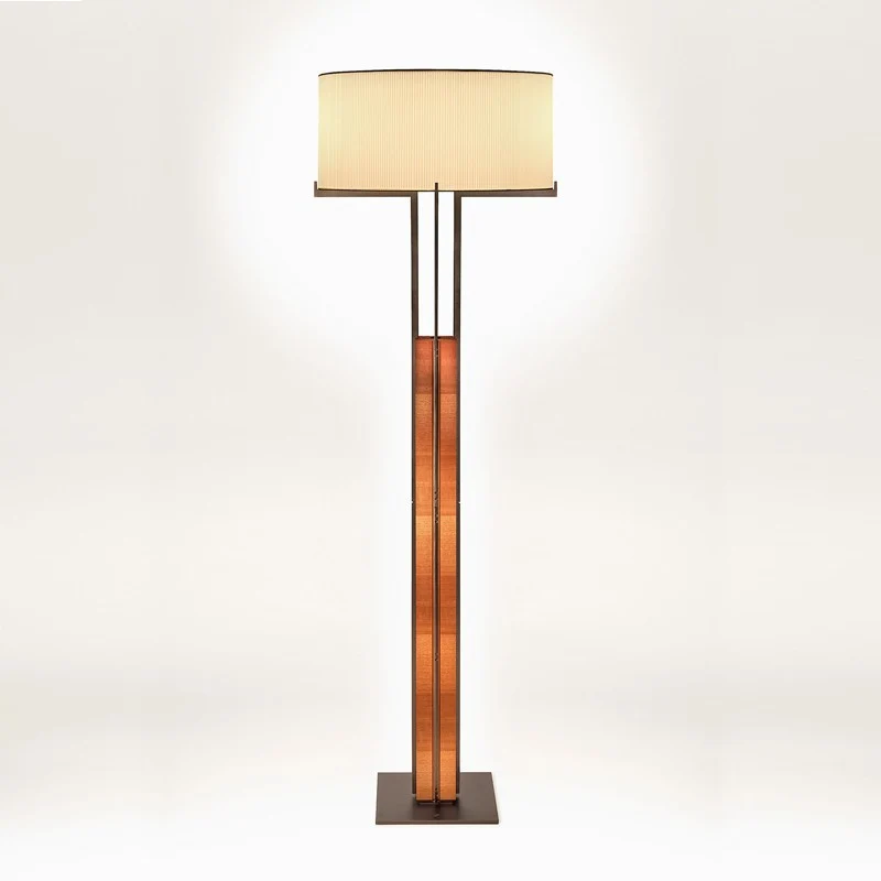 Moderne Holz Tischlampe mit einzigartigem Schirm