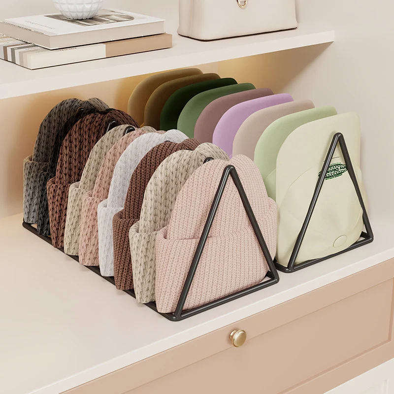 Dreieckiger Metall-Multi-Slot-Strickmütze und Beaniefächer-Rack