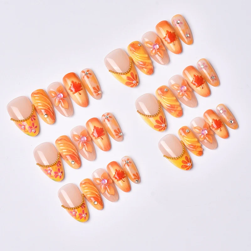 Saisonale Blumen Press-On Nageldesign