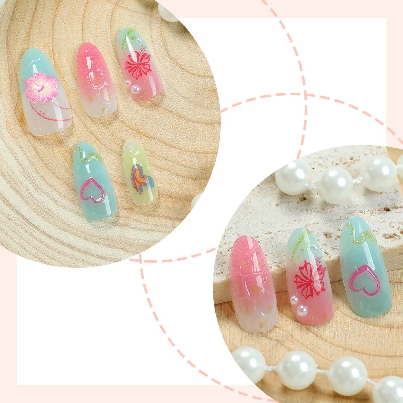 Romantisches Kuss-inspiriertes Press-On Nagelkunstset