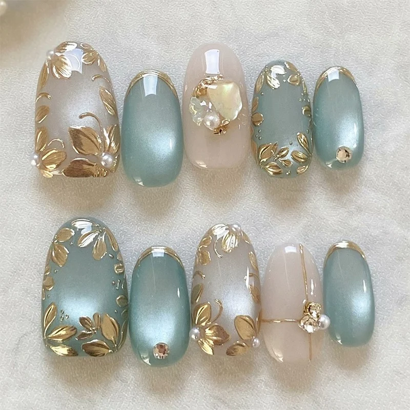 Romantisches Kuss-inspiriertes Press-On Nagelkunstset