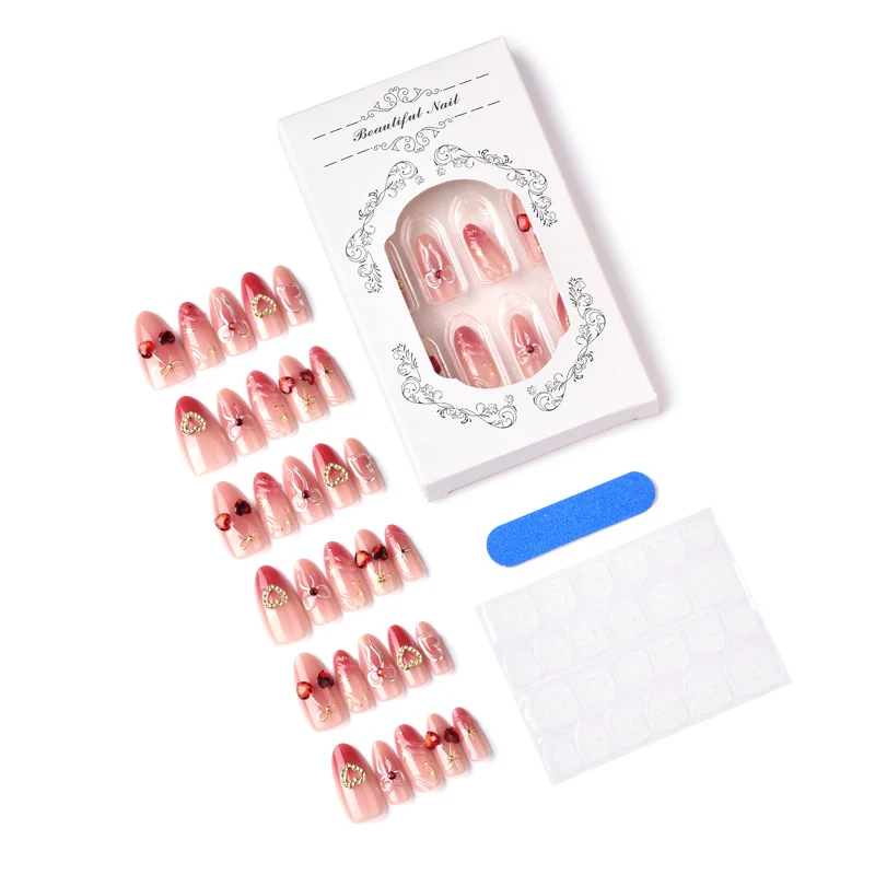 Romantisches Herz-Themen Press-On Nagelkunstset