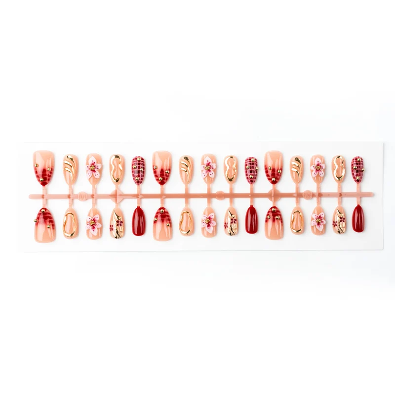 Premium Floral Verzierter Press-On Nagelset