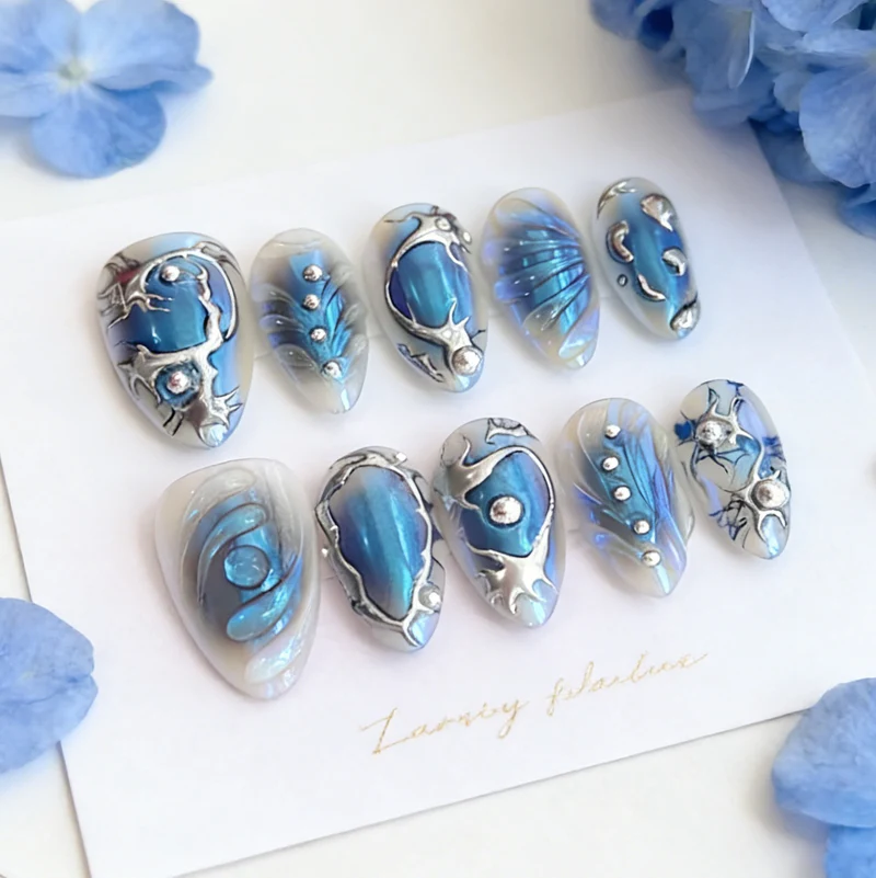 Premium Künstlerische Druck-Nagel-Set mit Silber und Blau Designs