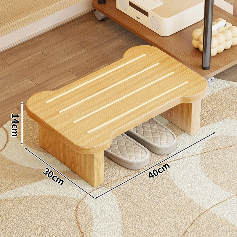 Niedrige Holzschuhbank mit Stauraum unter dem Sitz