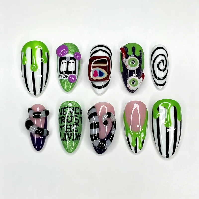 Halloween-Themen Press-On Nagelset mit gruseligen Designs