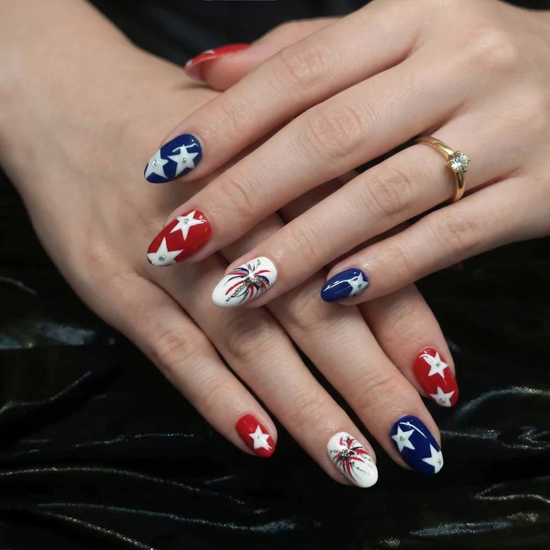 Themenbezogenes Stern- und Feuerwerk-Nagelkunst-Set
