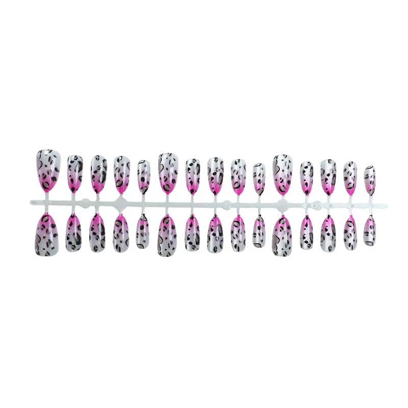 Stylische Leopardenmuster Press-On Nagelkunst