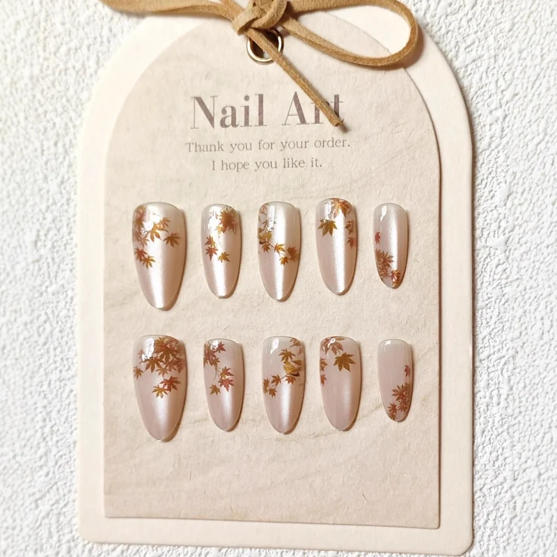 Elegantes herbstliches Nagelkunst-Set