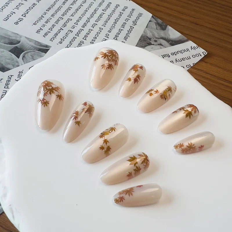 Elegantes herbstliches Nagelkunst-Set