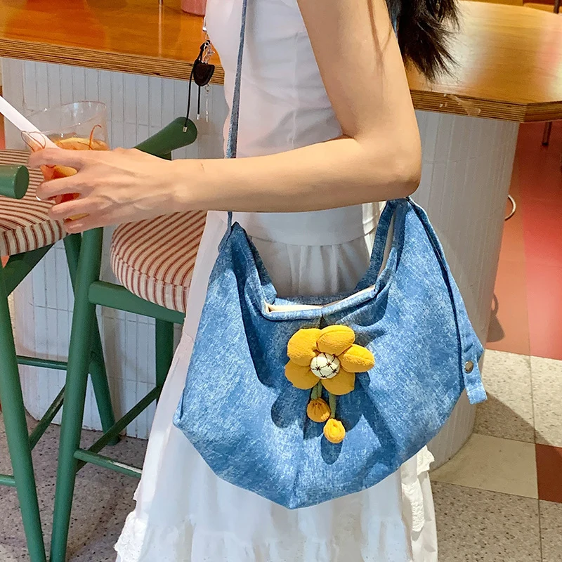 Stylische Blumenhandtasche