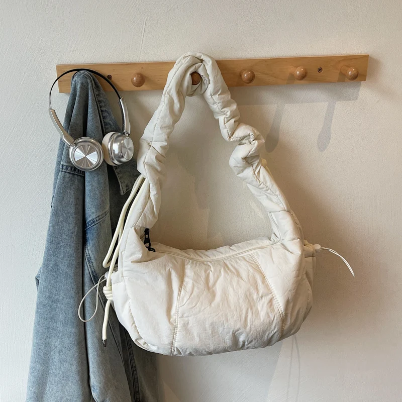 Lässige lässige Schultertasche