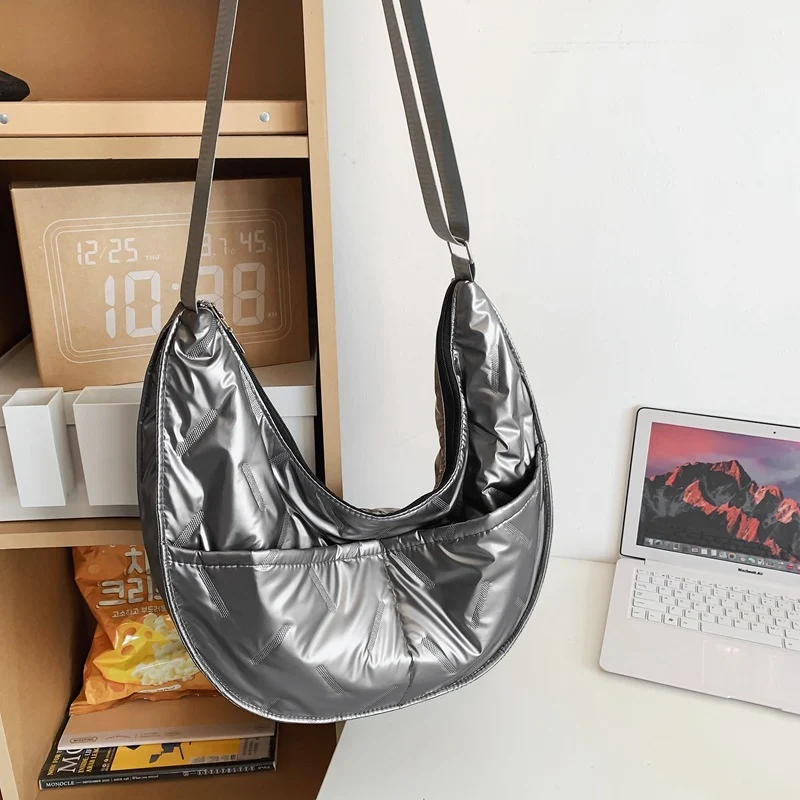 Lässige gepolsterte Schultertasche