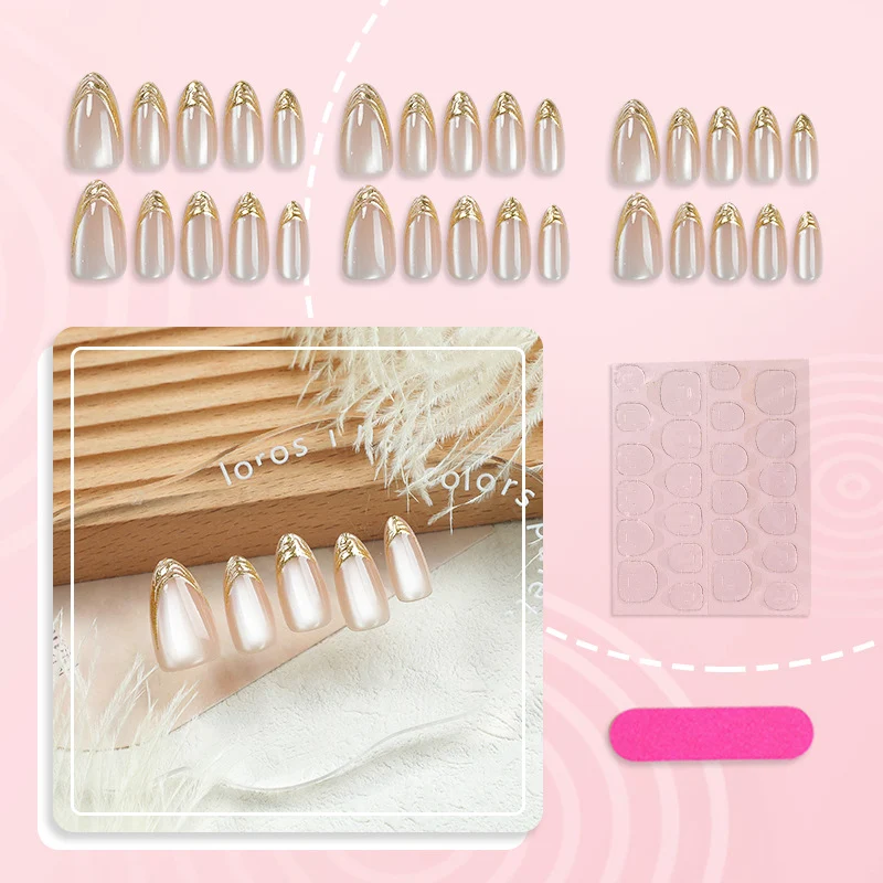 Elegantes Press-On-Nagelset mit goldener Akzent