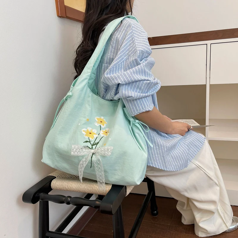 Blumenbestickte Schulter-Tote-Bag