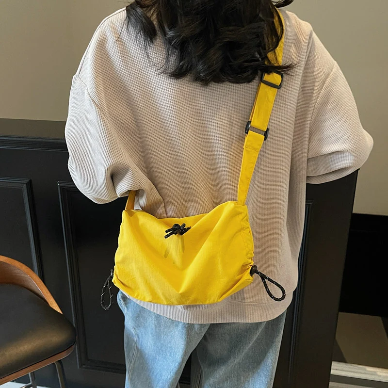 Lässige Alltags-Schultertasche
