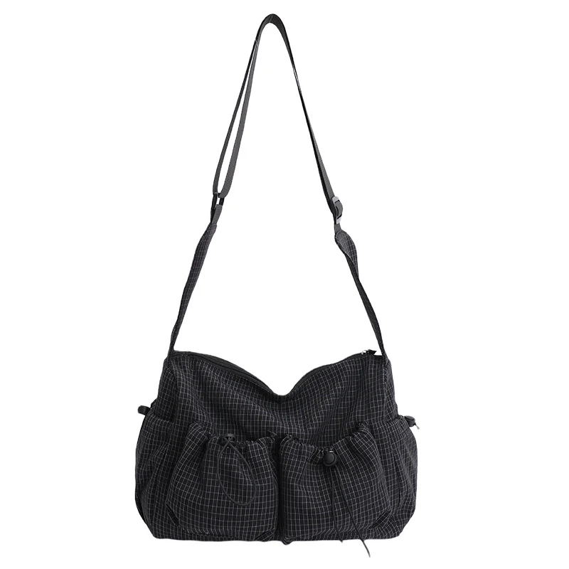 Lässige karierte Schultertasche