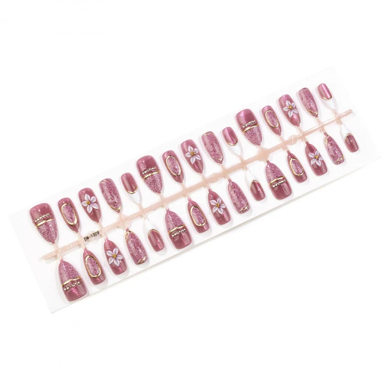 Elegantes von Spitze inspiriertes Press-On-Nagelset