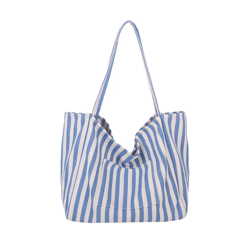 Geräumige gestreifte Strandtasche