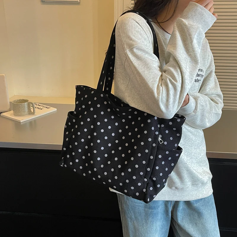 Geräumige Pünktchen-Canvas-Tasche