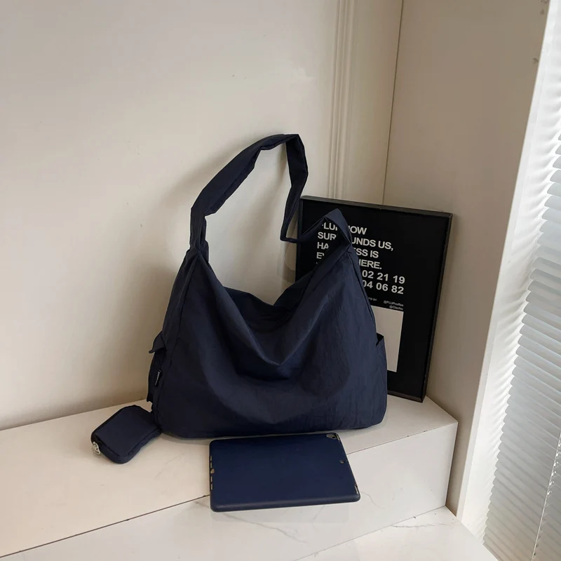 Geräumige Mehrfachtaschen-Hobo-Tasche
