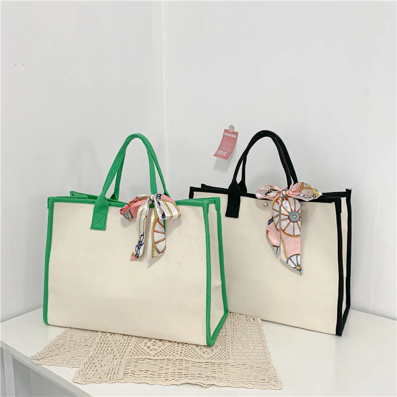 Geräumige Leinenshopper-Tasche mit dekorativem Band