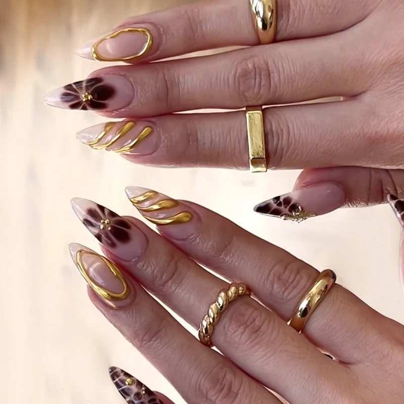 Elegantes Französisches Tipp Druck-On Nagelkunst Set