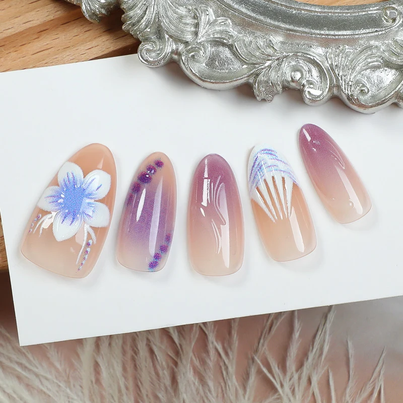 Elegantes Blumendesign Press-On Nagelkunst-Set