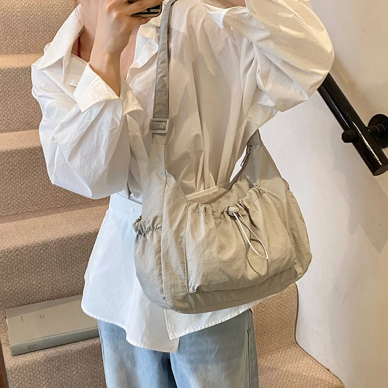 Weiche lässige schlaffe Hobo-Tasche
